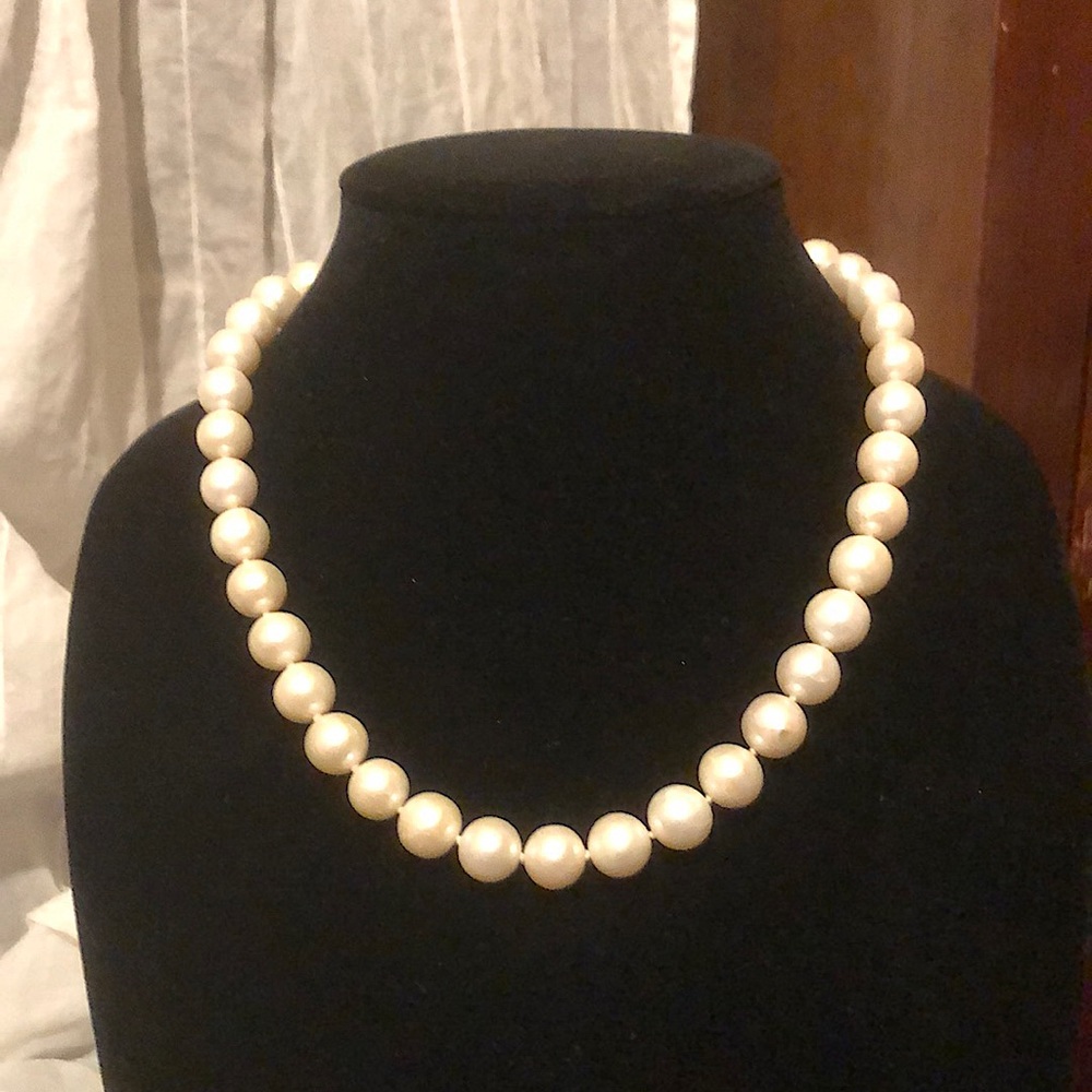 22” LUC CN Faux Pearl Necklace